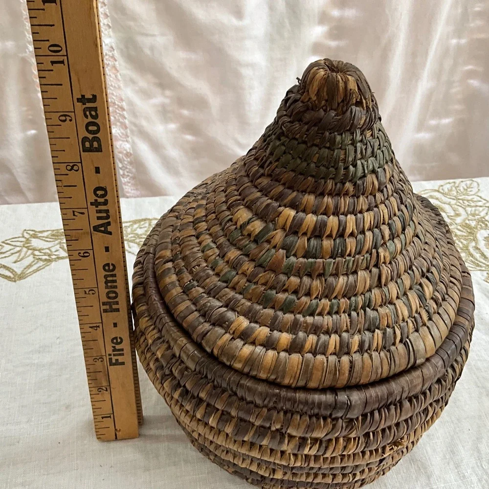 Vintage Handwoven Coiled Sweetgrass Basket Conical Lid 9